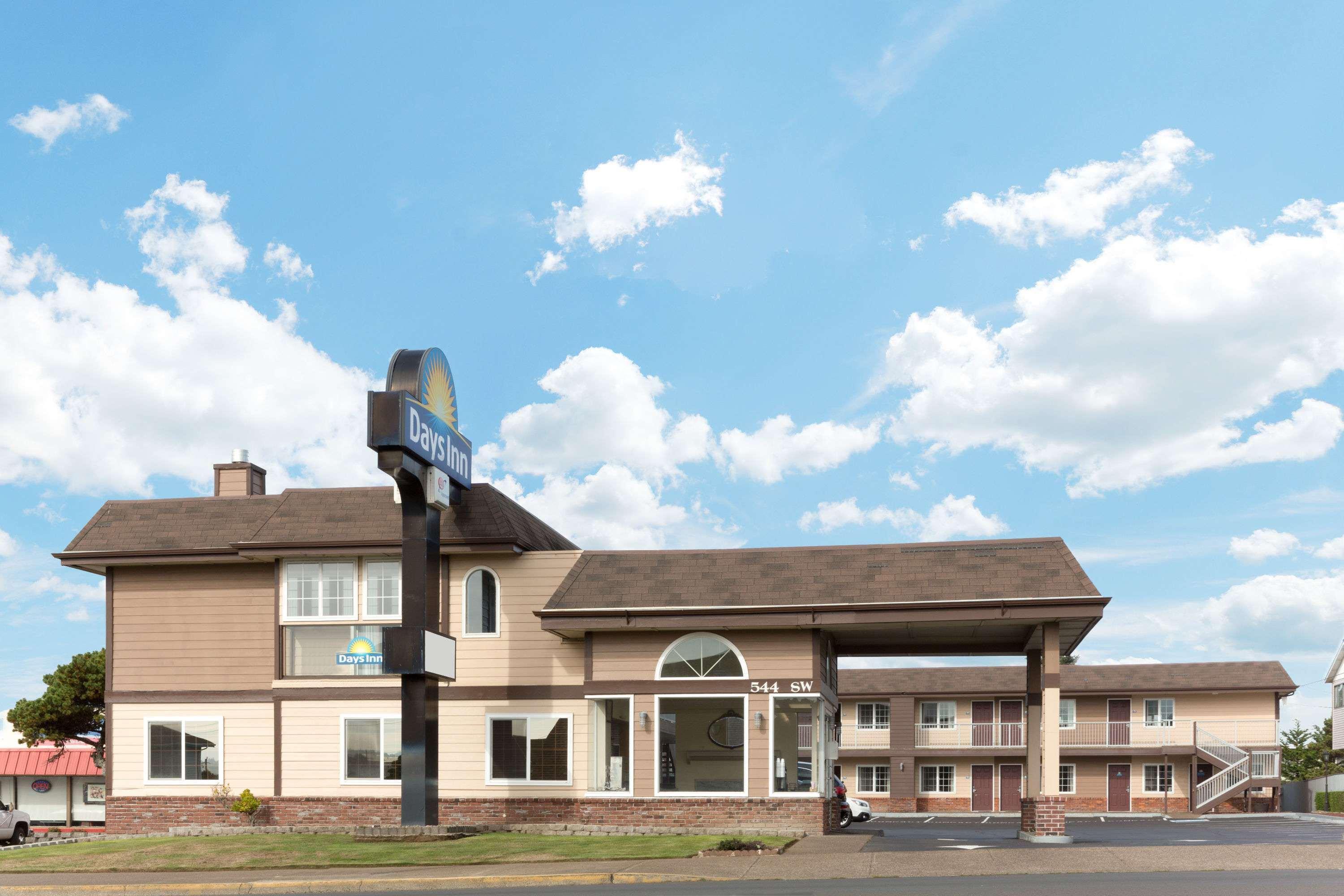 Days Inn By Wyndham Newport Or Екстер'єр фото
