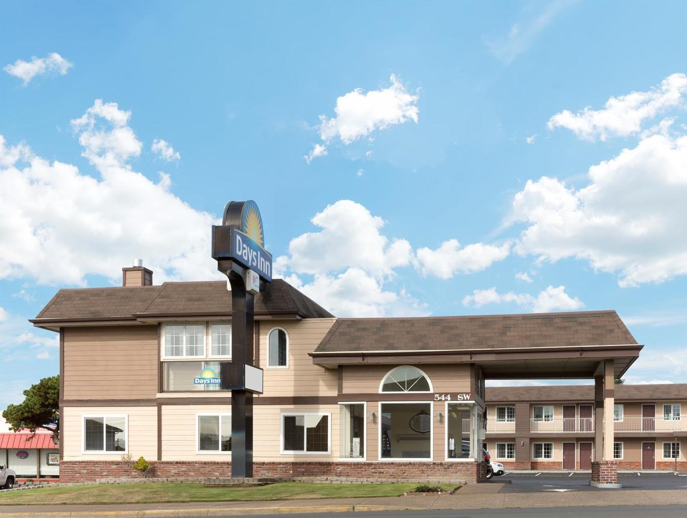 Days Inn By Wyndham Newport Or Екстер'єр фото