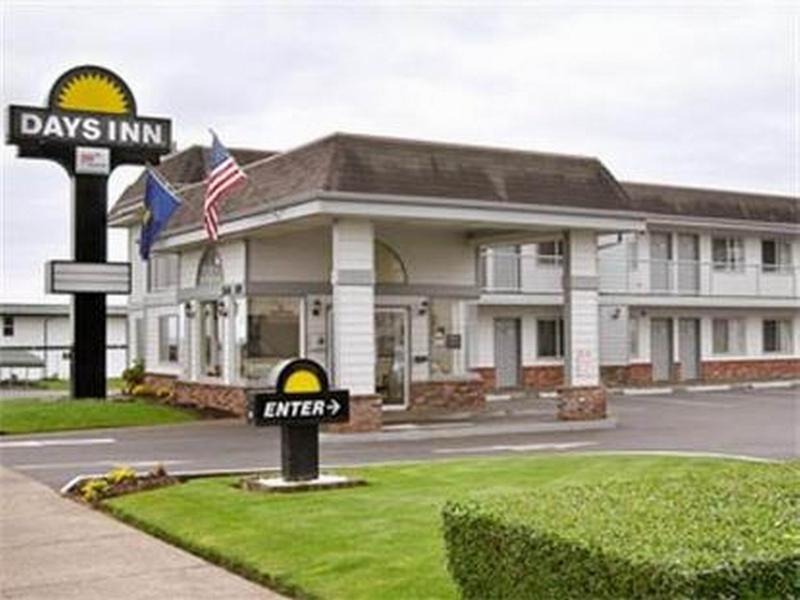 Days Inn By Wyndham Newport Or Екстер'єр фото